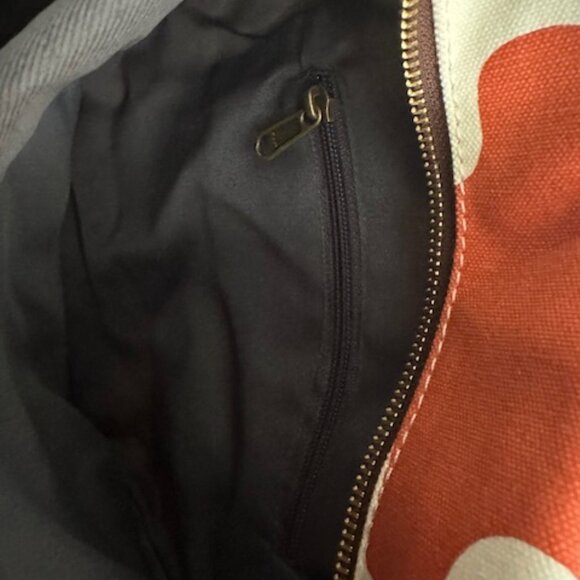 Maika Commuter Tote - Picture 11 of 14